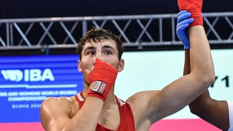 Нұрбек Оралбайдың орнын басқан жігіт Әлем кубогының жартылай финалына шықты