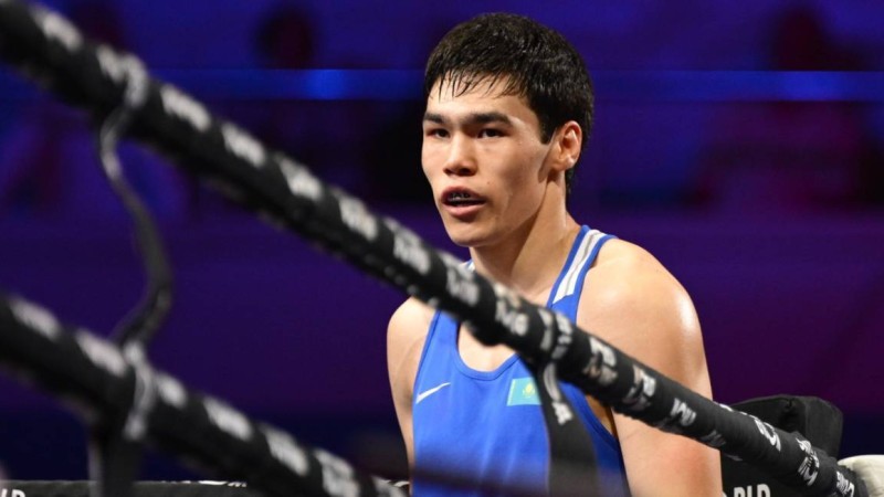 Қазақ боксшысы әлем чемпионатында қарсыласын сұлатып түсірді (ВИДЕО)