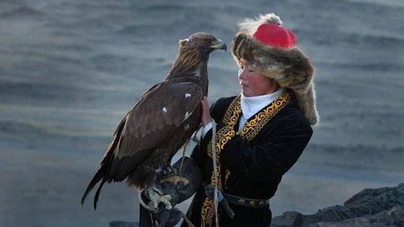 Сүйінші, ағайын! Әлемге әйгілі бүркітші қыз Айшолпан тұрмысқа шықты (ФОТО)