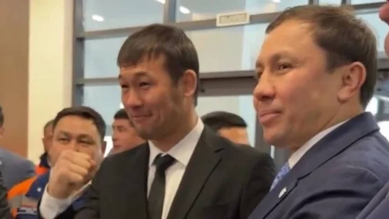 Шашу теріп жүрген Головкин мен Рахмонов көпшіліктің ыстық ықыласына бөленді (ВИДЕО)