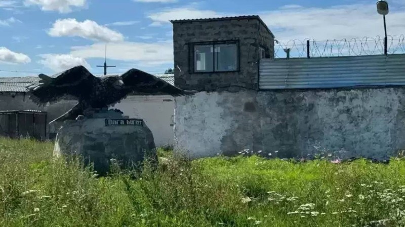 Легкодимова ісі: сотталғандар "Қара бүркіт" колониясына жеткізілді