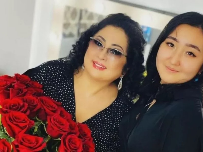 "Осы қыз Заманбековна ма?": Мақпал Жүнісова қызының тегі туралы шындықты айтты