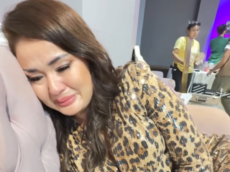 "Көз жасына тұнған шындық": Тұрсынбектің әйелінің жылаған видеосы жұртты шошытты (видео)