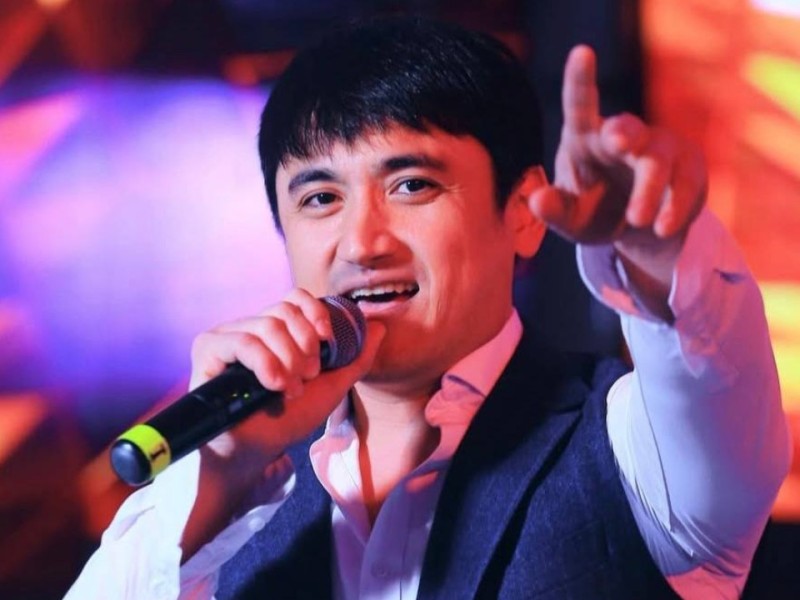 "Дұғаларыңыз ауадай қажет": Танымал әнші ауыр жарақат алып, хәл үстінде жатыр