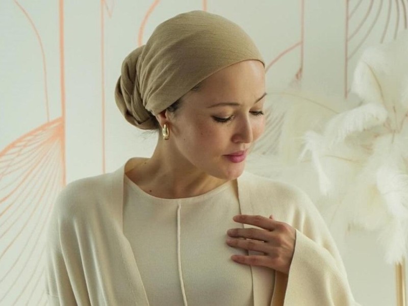 "Көзінде оты жоқ, қызымызды әбіржітіп жіберіпті": Кәмшат Жолдыбаева тағы да сынға қалды (видео)