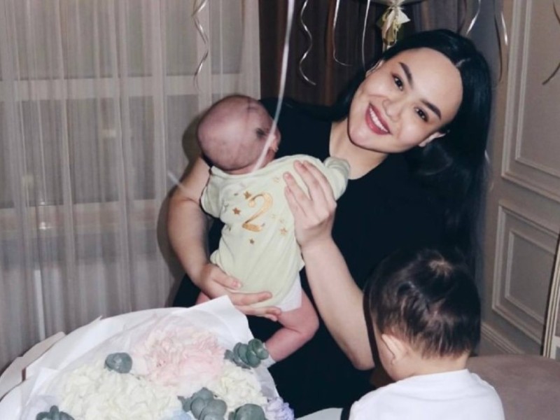 «Кейде ана болып та шаршайсың»: Төреғалидің қарындасы сырын айтам деп шынын айтып қойды