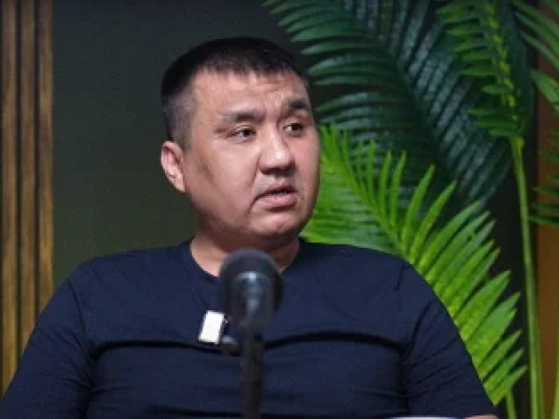 «Таза актер екенсің ғой»: басы даудан арылмаған зілтемірші Алмас Өтешов алғаш рет киноға түсті