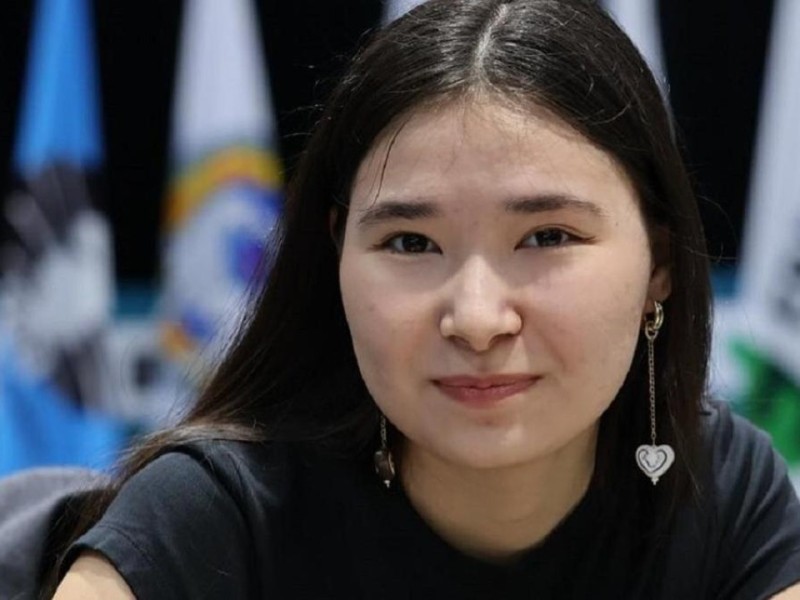 Тоқаев Әлем кубогында сенсация жасаған 19 жастағы қазақ шахматшысын құттықтады