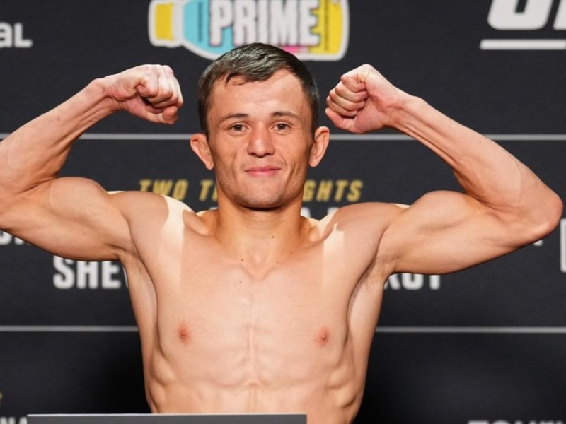"Әңгімені жібереді екен": UFC-дегі қазақ жігіті ағылшын тілінде сөйлеп, тәнті етті (ВИДЕО)