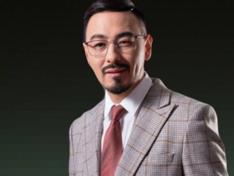 "Сүйінші, ағайын": Танымал журналист қалың көпшілікке қуанышты жаңалығын айтты (ВИДЕО)