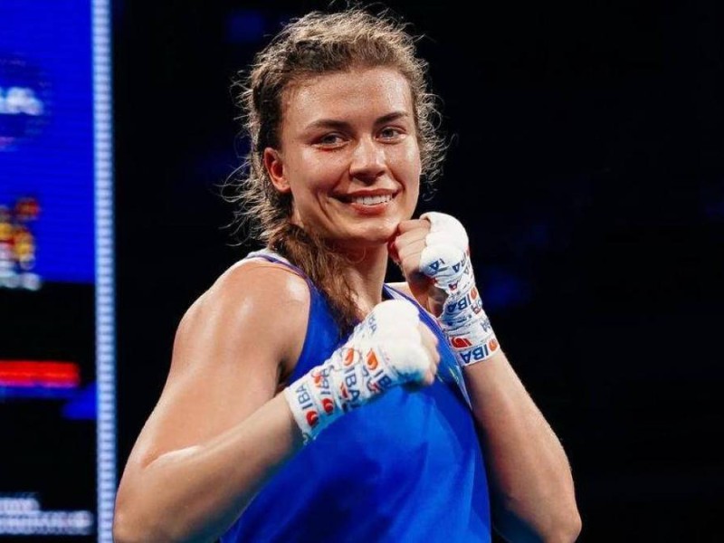 Қазақстандық боксшы әлем чемпионын нокдаунға түсіріп, жеңіске жетті
