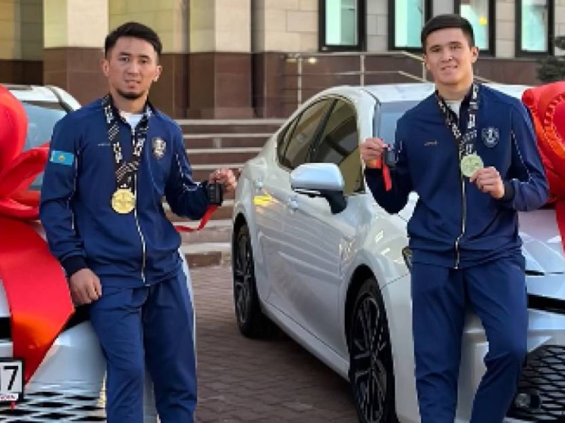 Сүйінші, ағайын! Ағайынды Сабырхандарға темір тұлпар табыс етілді (ФОТО)