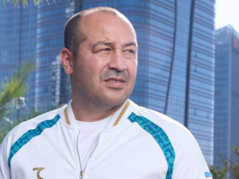 Өзбекстанның бас бапкері қазақ боксшысын әлемнің үздігі деп бағалады