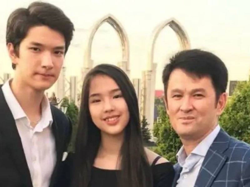 "Әлі күнге дейін кешіре алмаймын": Медеу Арынбаев қызы туралы айтып, жұртты жылатты