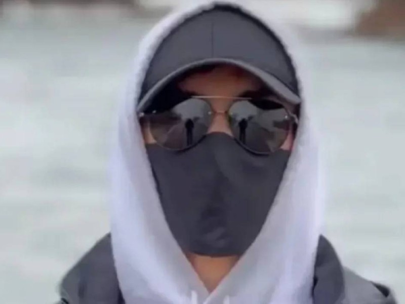 "Маскадағы адамның" кім екені белгілі болды? (ФОТО)