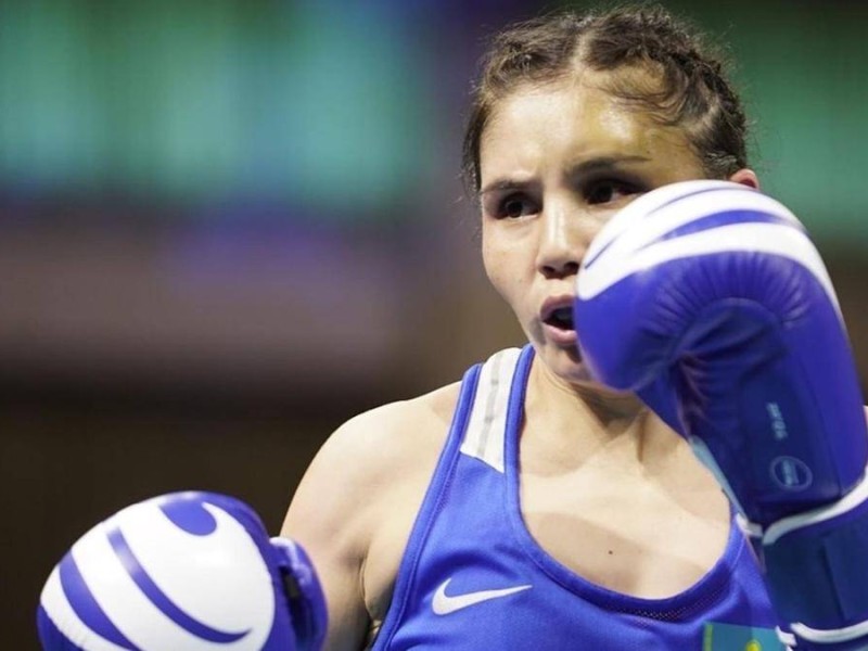 Сүйінші, ағайын! 5 баланың анасы бокстан Қазақстанның чемпионы атанды