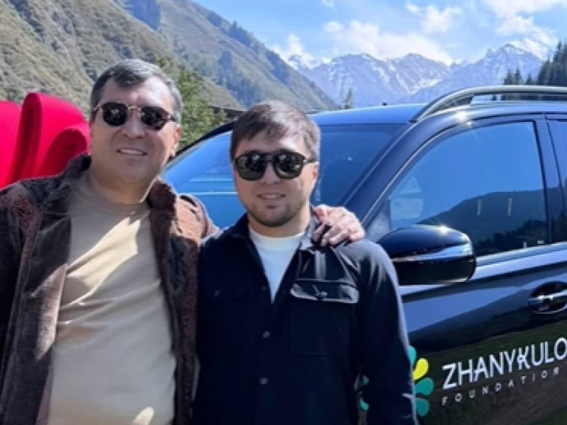 Елдос Сметов Динара Сәтжанның күйеуі сыйлаған 45 млн теңгенің көлігін сатпақшы (ФОТО)