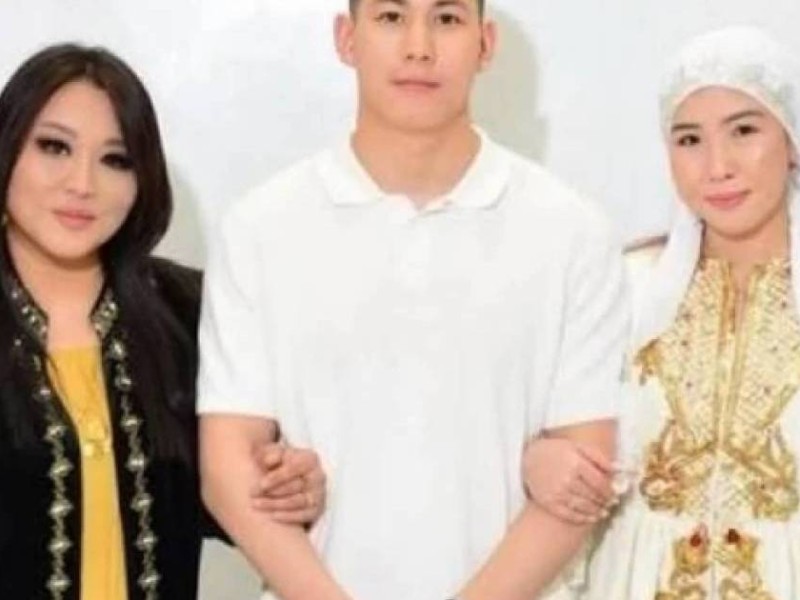 "Мынадай сұмдықты кім айтты?": Ақбота Керімбекова "баласы үйден қуып шықты" дегендерге өз шындығын жеткізді