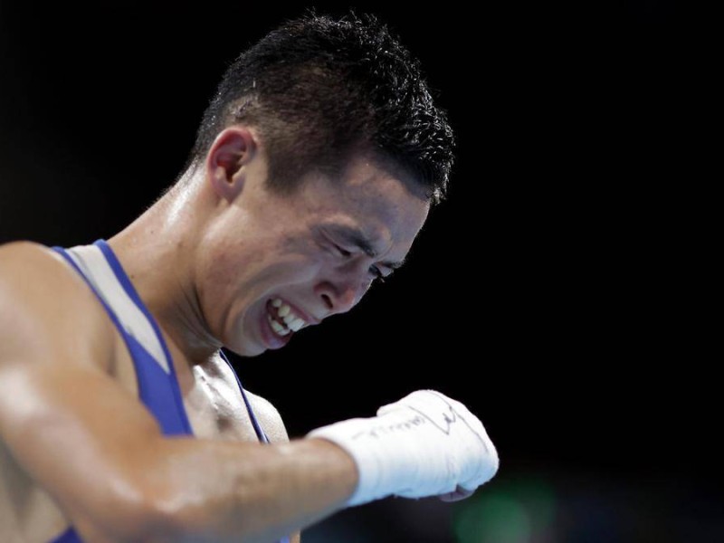 Сәкен Бибосыновтың кәсіпқой бокстағы жекпе-жегі күтпеген нәтижемен аяқталды