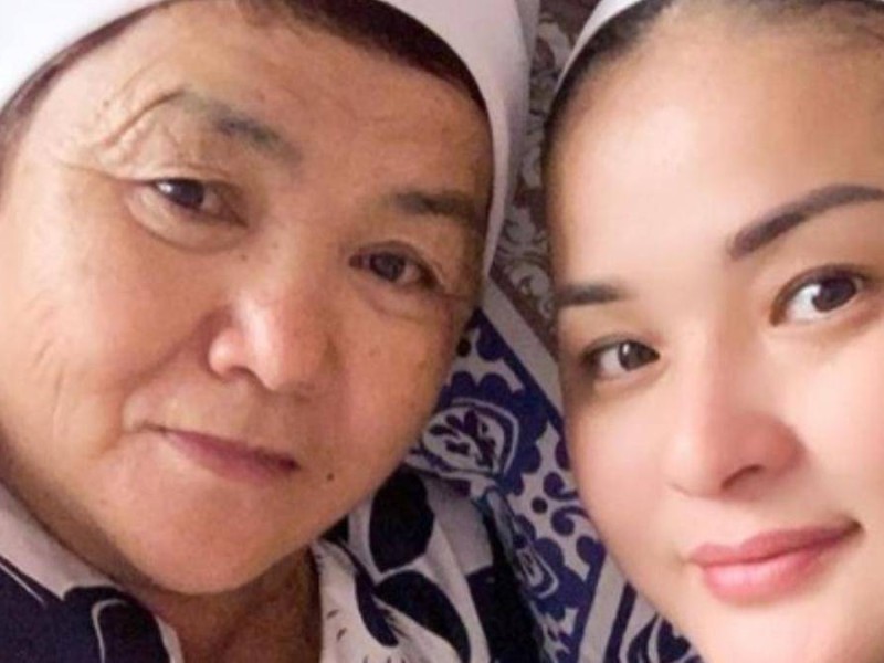 Мөлдір Мұқанова Тұрсынбекпен ажырасқандарын енесі қалай қабылдағанын айтты (ВИДЕО)