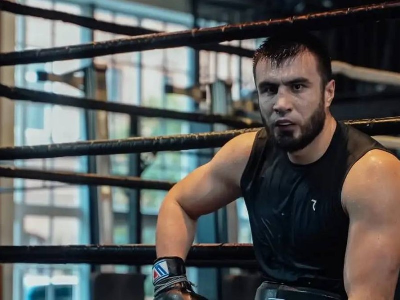 Екі дүркін Олимпиада чемпионы атанған өзбек боксшысы күлкінің астына қалды