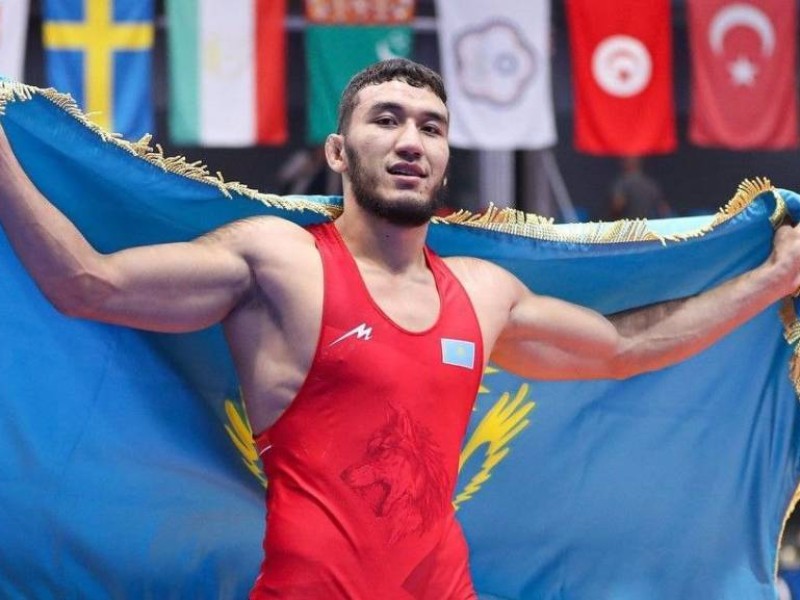 Ризабек Айтмұхан Олимпиада чемпионын ойсырата ұтып, әлемдік доданың финалына шықты