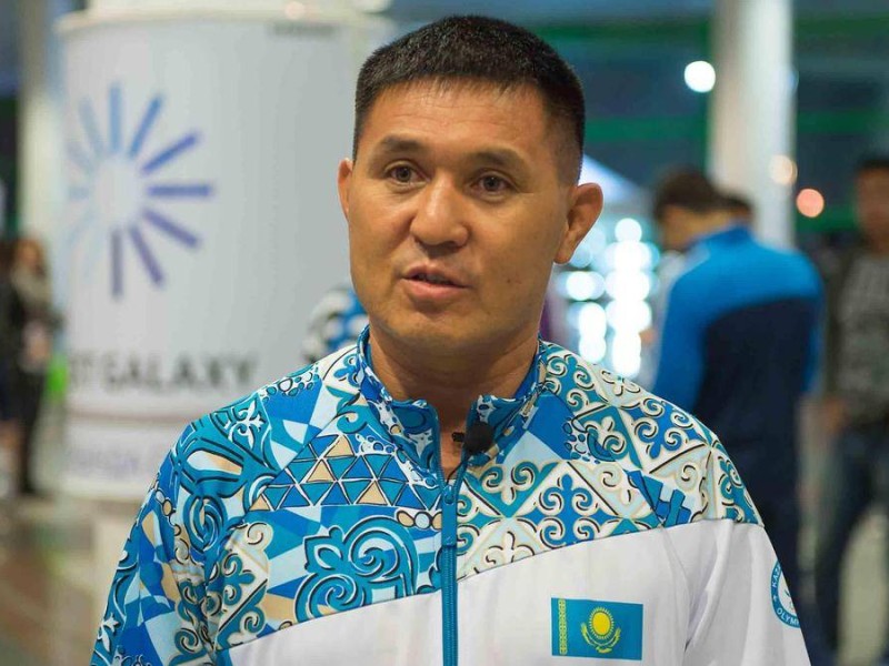 Мырзағали Айтжанов Дубайда Олимпиада чемпионымен "төбелесіп" жүр (ВИДЕО)