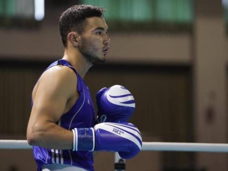 Таза жеңісі ұрланды: Қазақ жігіті қарсыласын нокдаунға түсірсе де, жеңісті бермеді