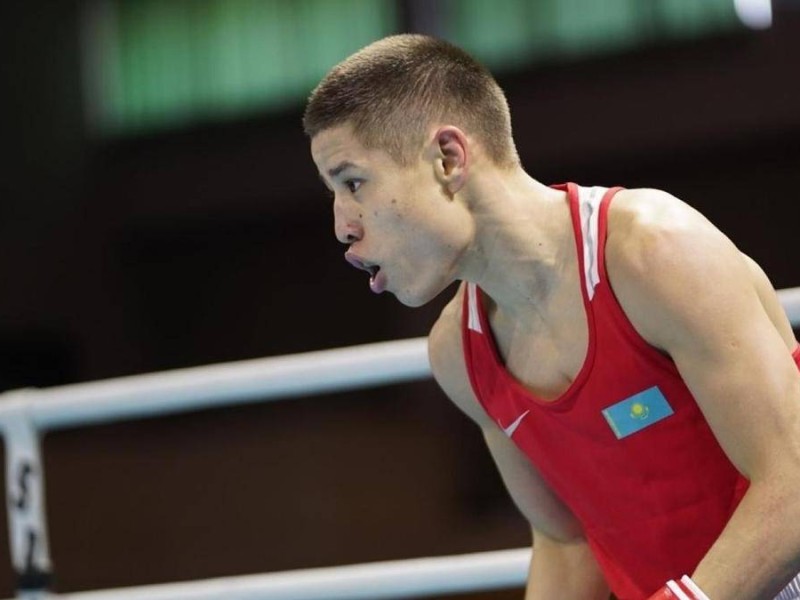 Қазақ баласы қарсыласын 20 секундтың ішінде нокаутқа түсіріп, жеңіске жетті (ВИДЕО)