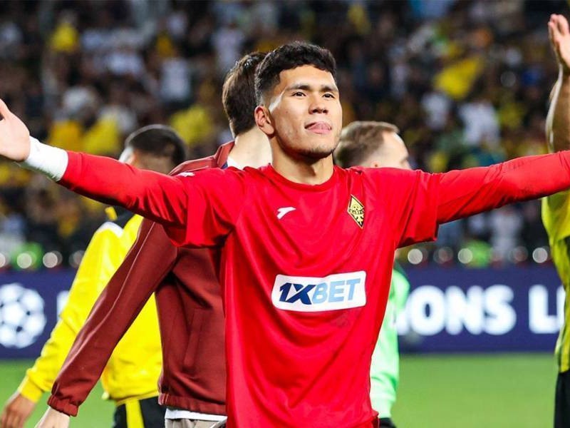 Жанкүйерлер Темірлан Анарбековтің "Қайраттан" кетуін талап етіп жатыр