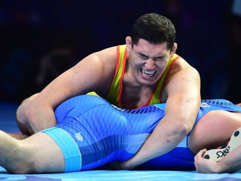 Екі Олимпиадаға қатысқан қазақ балуаны ел біріншілігінде күтпеген әрекетке барды