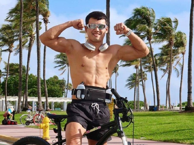 Еркебұлан Тоқтар Ташкентте әлемнің үздік боксшысымен кездесті (ФОТО)