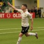 -1 бойдақ футболшы: Қазақстанның үздік ойыншыларынң бірі сүйіктісіне ұсыныс жасады