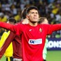 "Үйімнің алдына асфальт төсеңдер": "Қайраттың" қаһарманы жеңісін ерекше тойлап жатыр