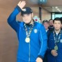 Батырларымыз елге оралды: боксшыларымызды ыстық ықыласпен қарсы алды (ВИДЕО)