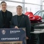 Сүйінші, ағайын! Қайрат Сәтжановқа үш бөлмелі пәтер мен Toyota Land Cruiser 300 көлігі табысталды (ФОТО)